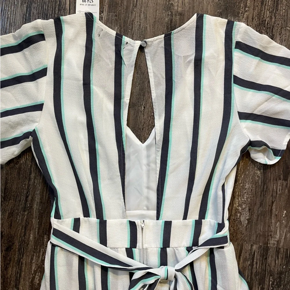 Crystal Skye Shorts Romper With Cape Women’s Size 13 NWT White and Blue Stripes - Picture 8 of 10